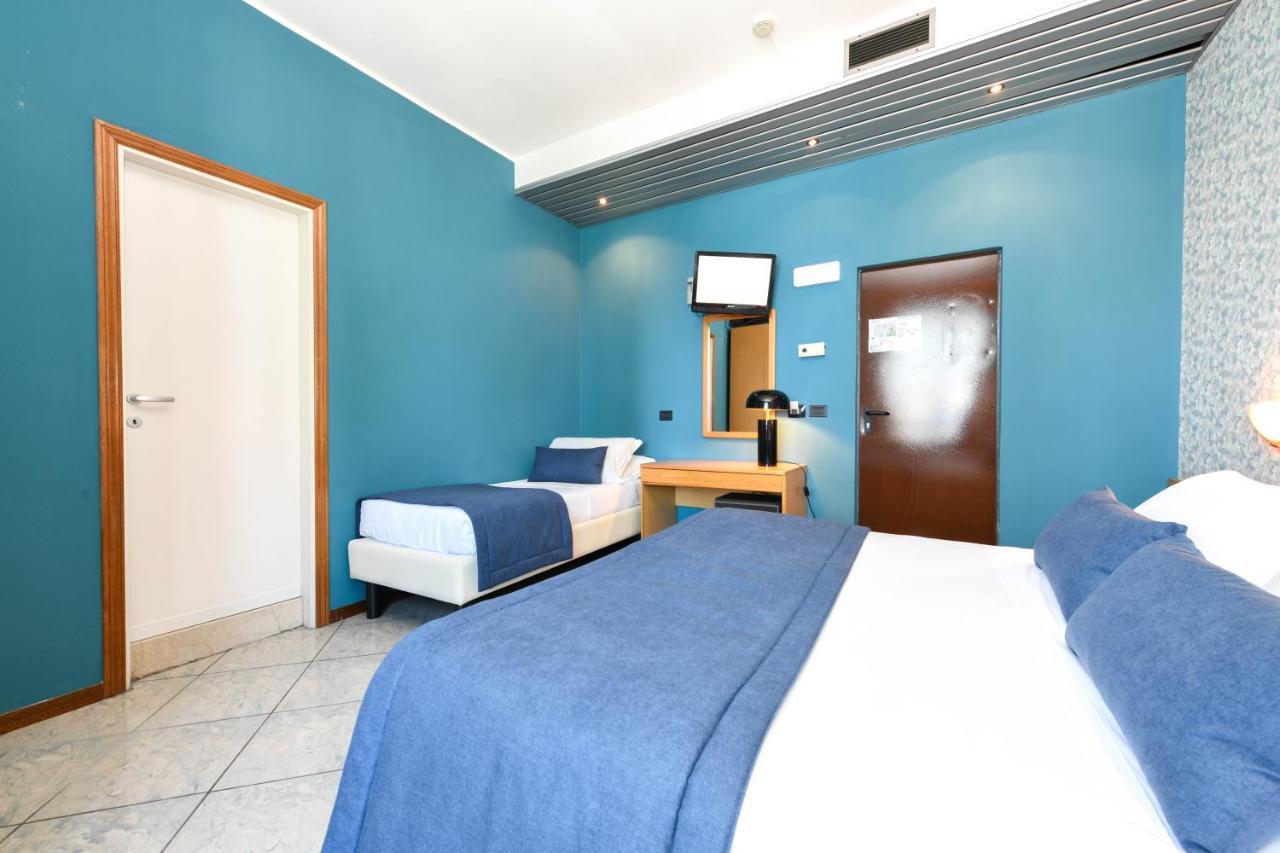 Hotel Aurora 데센자노델가르다 외부 사진