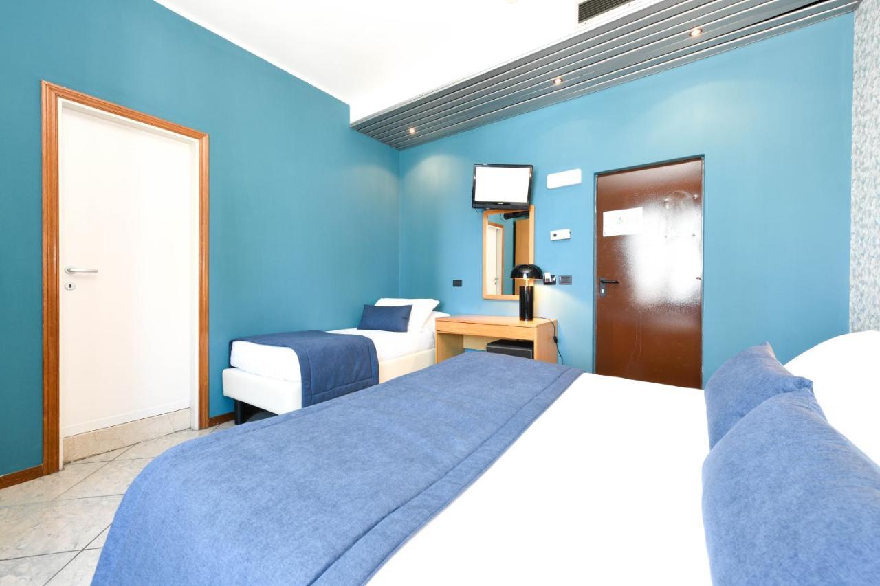 Hotel Aurora 데센자노델가르다 외부 사진