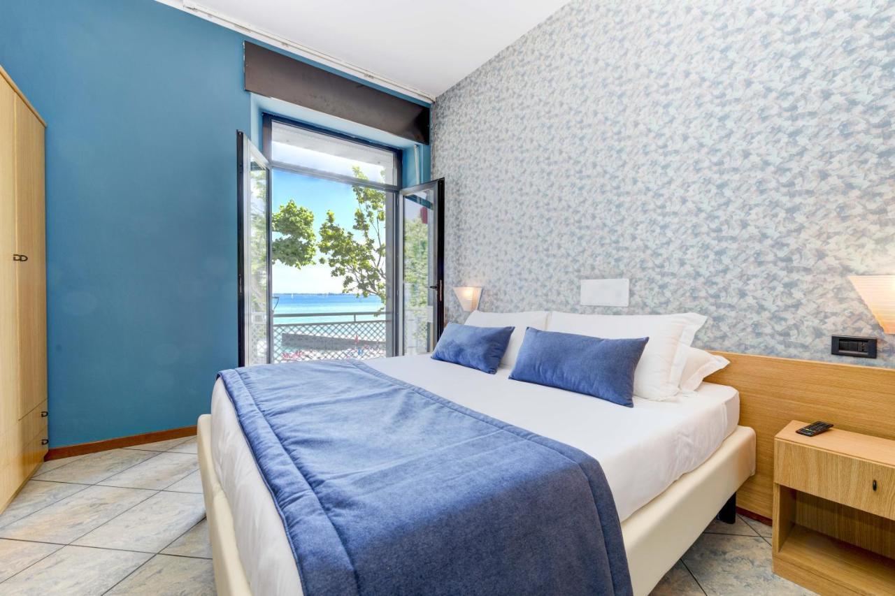 Hotel Aurora 데센자노델가르다 외부 사진